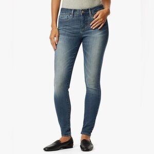 LEVI’S Totally Shaping Skinny Jeans 14M